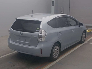 TOYOTA PRIUS ALPHA 2012