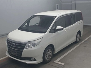 TOYOTA NOAH 2015