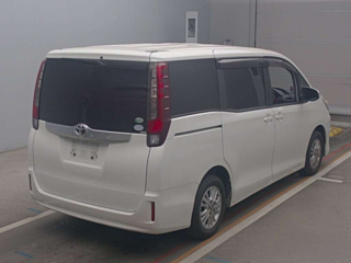 TOYOTA NOAH 2015