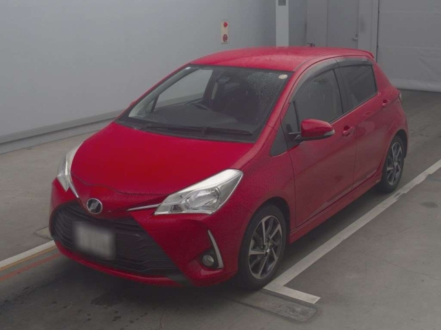 TOYOTA VITZ 2017