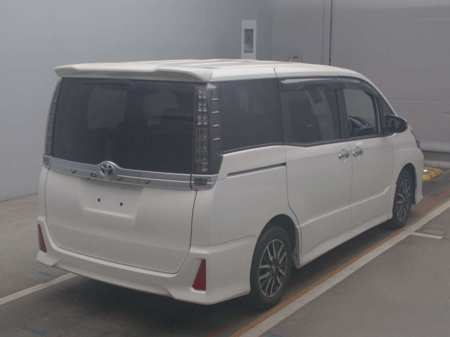 TOYOTA VOXY 2016