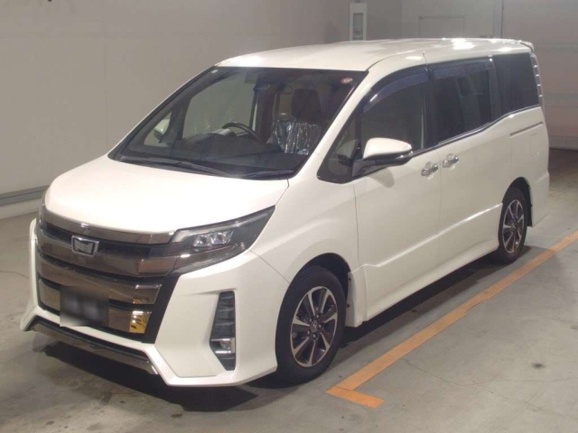 TOYOTA NOAH 2018
