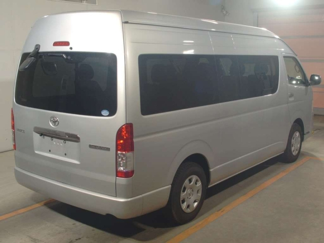 TOYOTA HIACE 2018