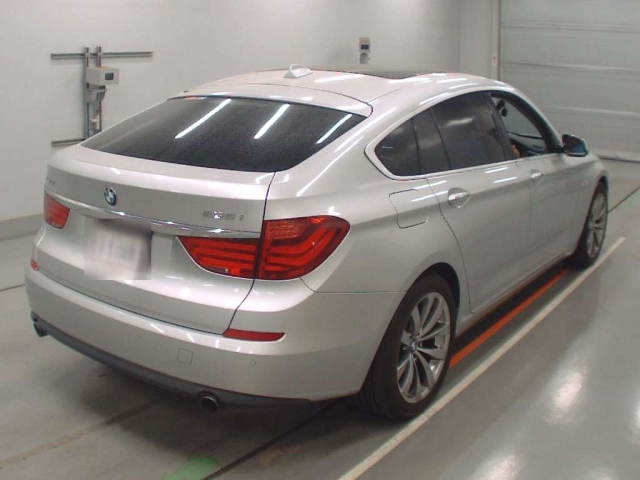 BMW 5 SERIES 2010