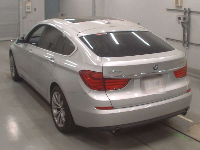 BMW 5 SERIES 2010