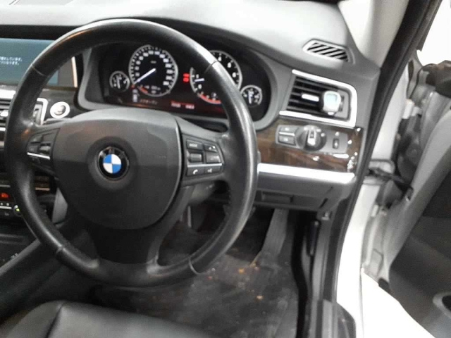 BMW 5 SERIES 2010