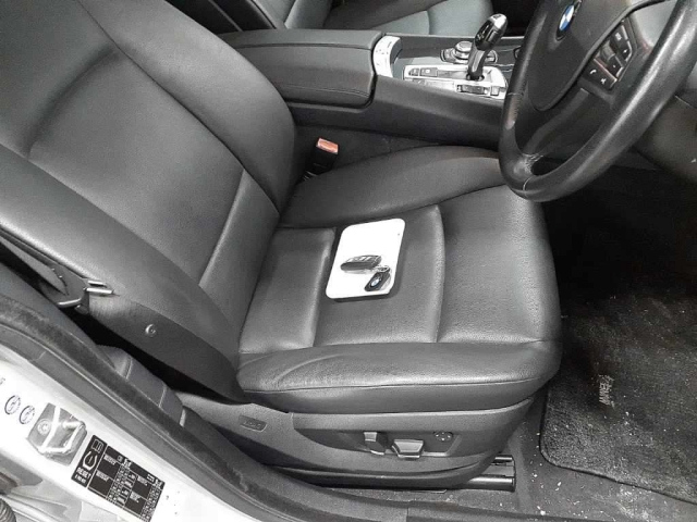 BMW 5 SERIES 2010