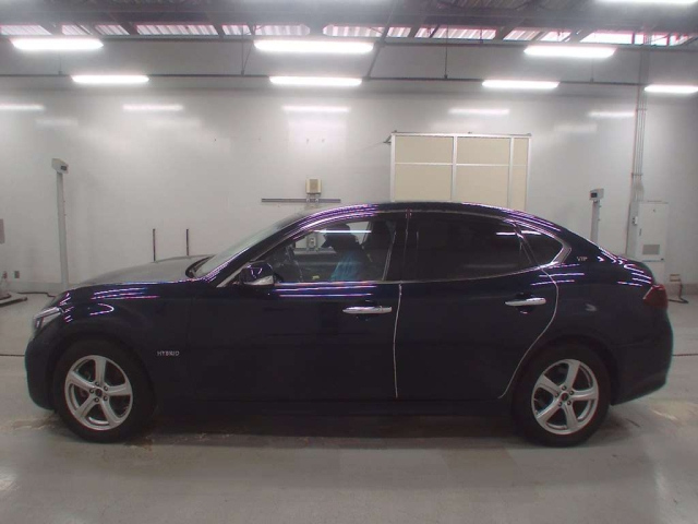 NISSAN FUGA 2021