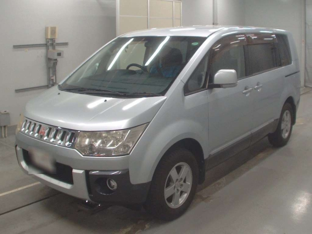 MITSUBISHI DELICA D5 2010