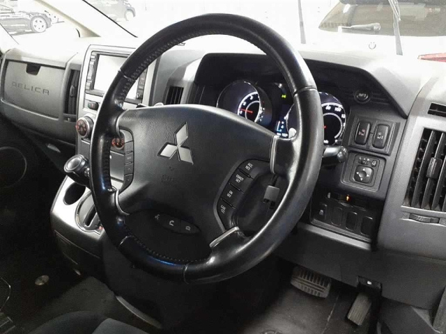 MITSUBISHI DELICA D5 2010