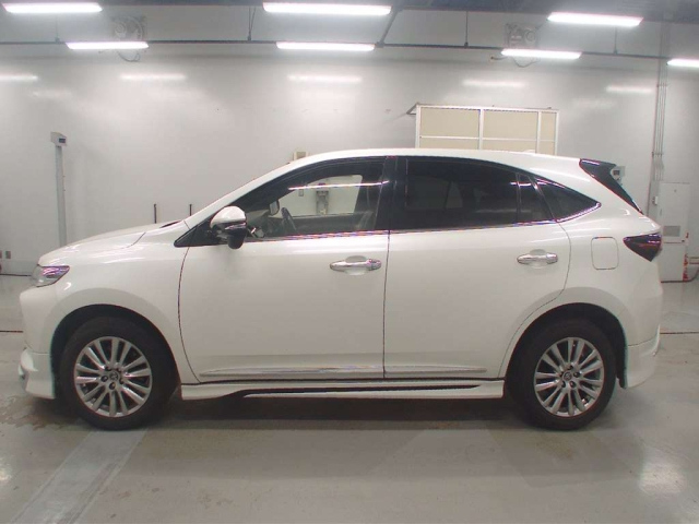 TOYOTA HARRIER 2018