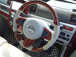 DAIHATSU TANTO 2017