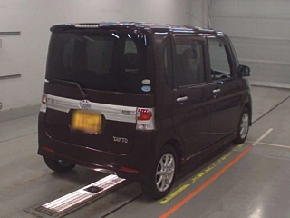 DAIHATSU TANTO 2011