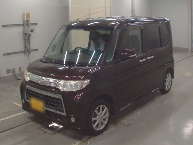 DAIHATSU TANTO 2011