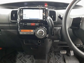 DAIHATSU TANTO 2011