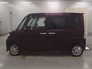 DAIHATSU TANTO 2011