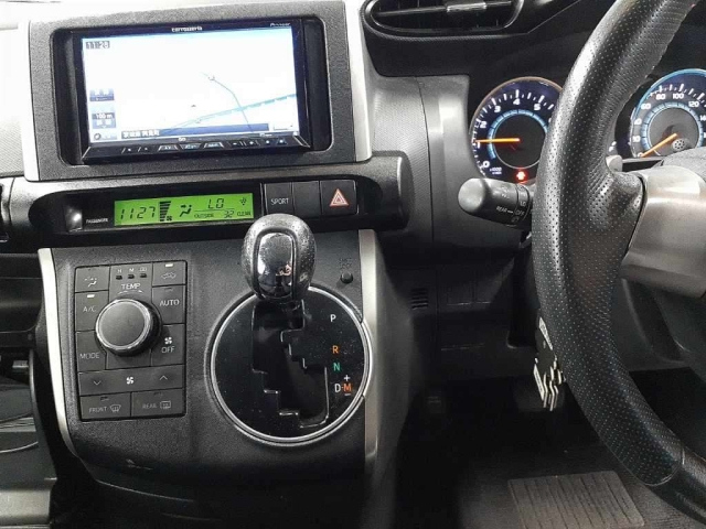 TOYOTA WISH 2009