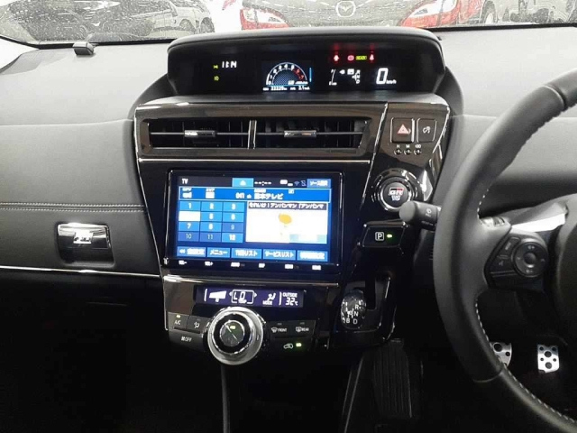 TOYOTA PRIUS ALPHA 2021