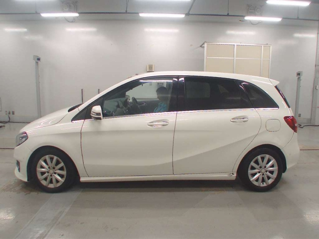 MERCEDES BENZ B CLASS 2015