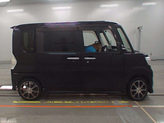 DAIHATSU TANTO 2015