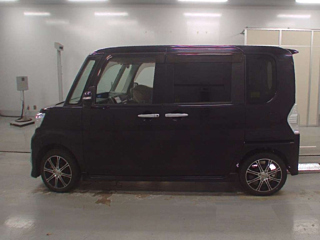 DAIHATSU TANTO 2015