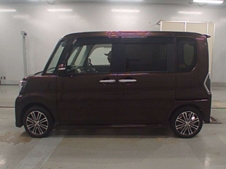DAIHATSU TANTO 2017