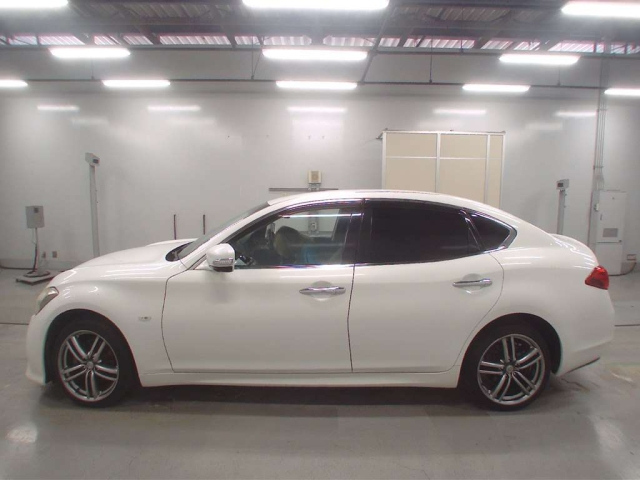 NISSAN FUGA 2011