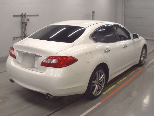 NISSAN FUGA 2011