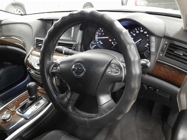 NISSAN FUGA 2011