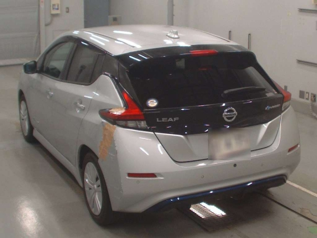 NISSAN LEAF 2020