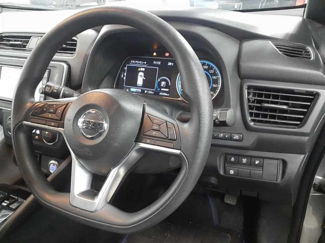 NISSAN LEAF 2020