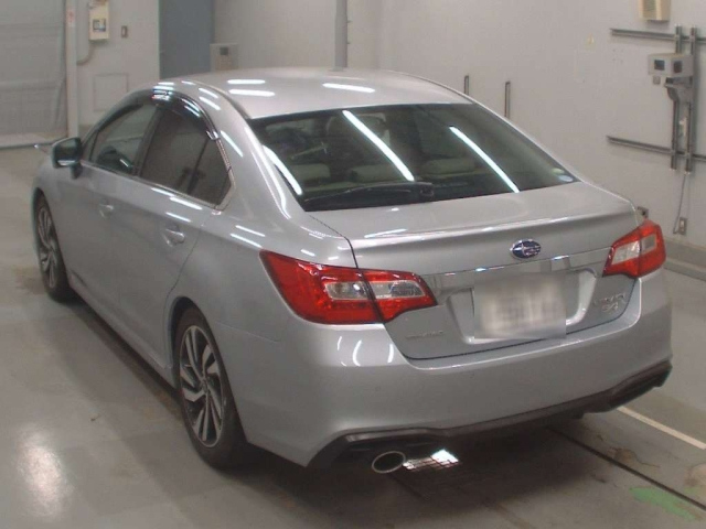SUBARU LEGACY B4 2017