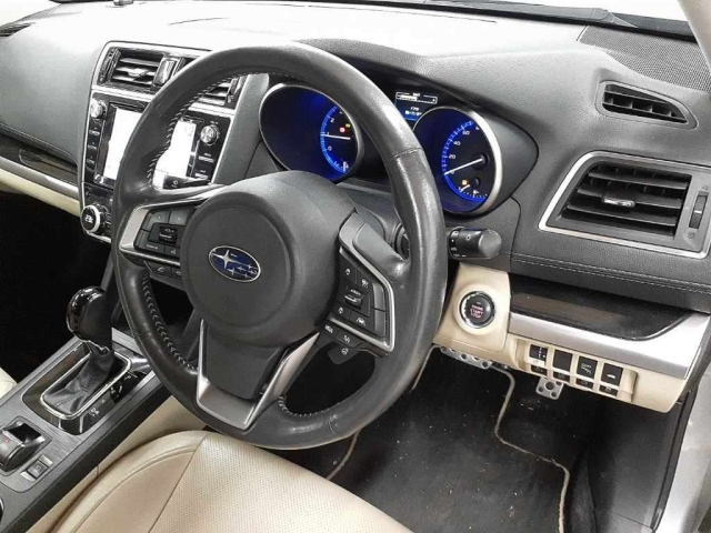 SUBARU LEGACY B4 2017