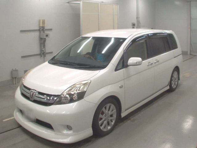 TOYOTA ISIS 2011