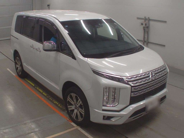 MITSUBISHI DELICA D5 2023