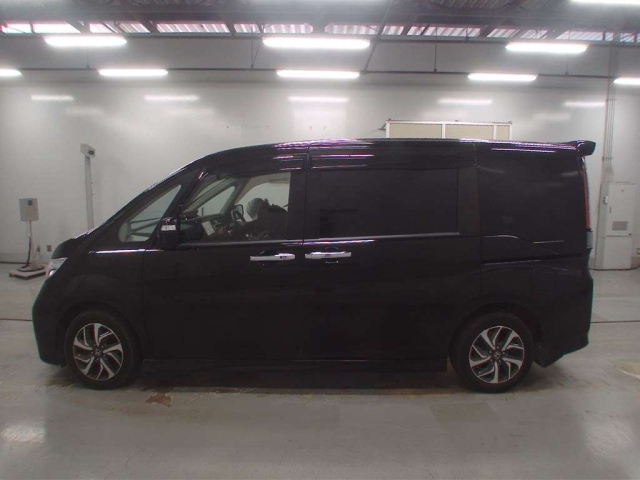 HONDA STEP WAGON 2017