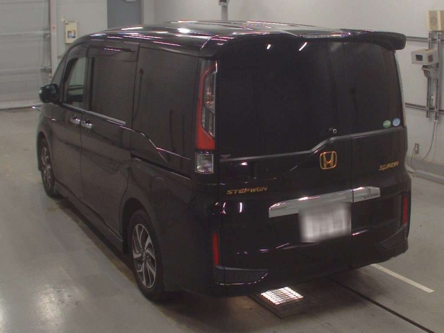 HONDA STEP WAGON 2017