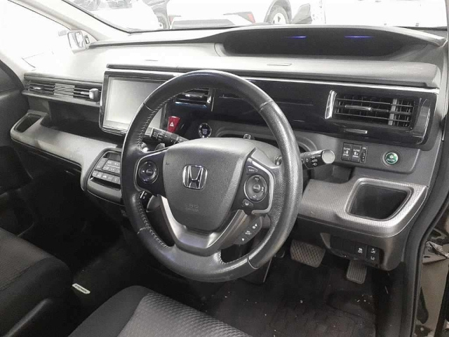 HONDA STEP WAGON 2017