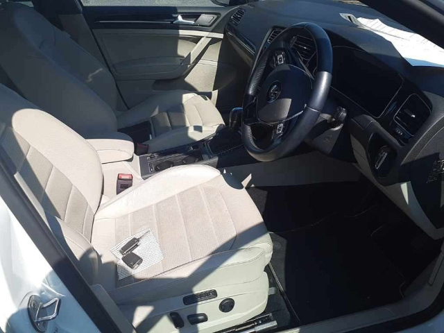 VOLKSWAGEN GOLF 2020