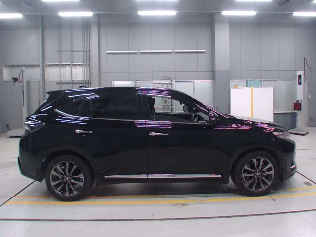 TOYOTA HARRIER 2017