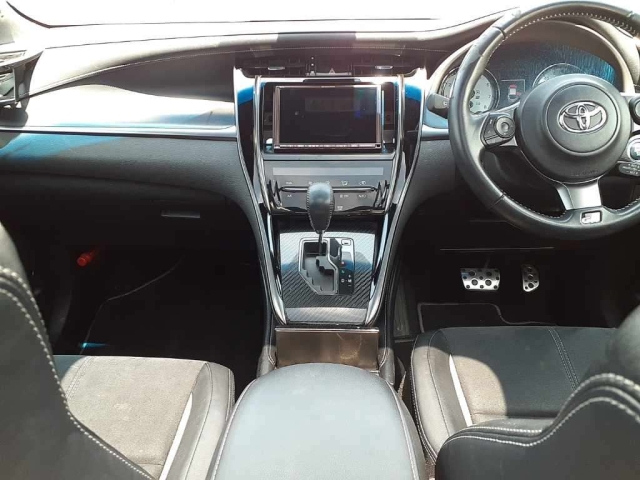 TOYOTA HARRIER 2017