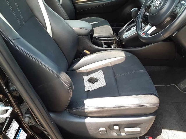 TOYOTA HARRIER 2017