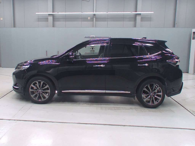 TOYOTA HARRIER 2017