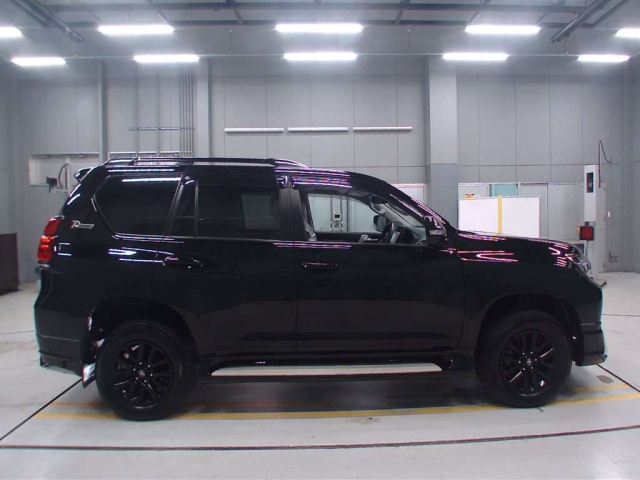 TOYOTA LAND CRUISER PRADO 2022