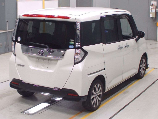 TOYOTA TANK 2017