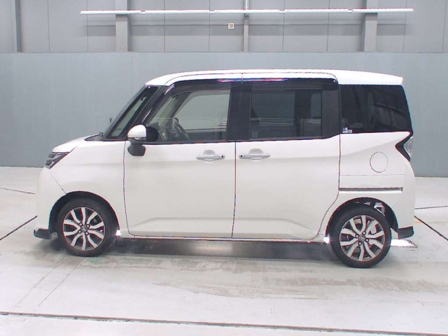 TOYOTA TANK 2017