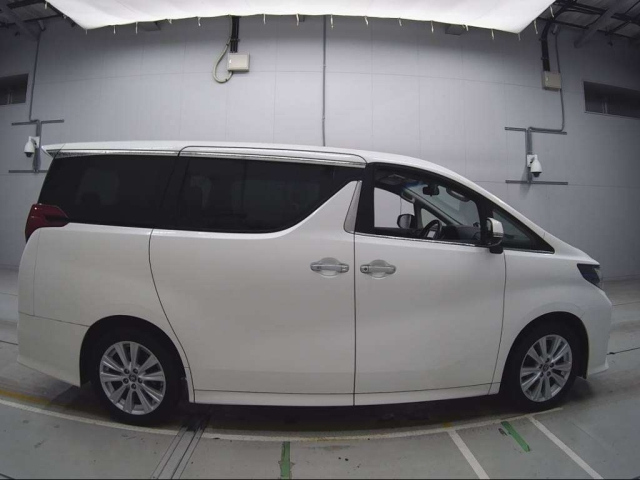 TOYOTA ALPHARD 2015