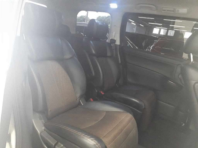 NISSAN ELGRAND 2012