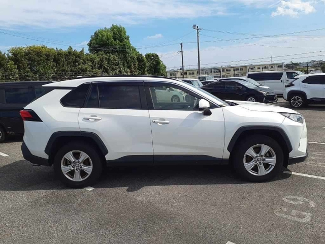 TOYOTA RAV4 2021