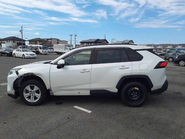 TOYOTA RAV4 2021